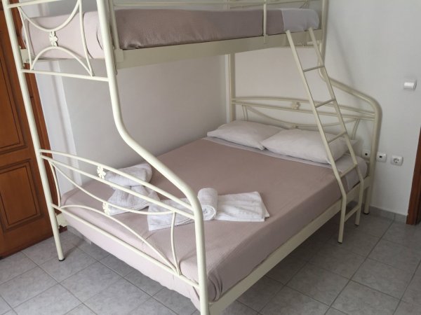 Depis home for 7 people Naxos town — photo 5