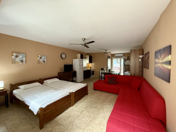 Hilltop Hideaway — photo 1