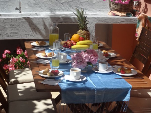 VILLA ZOI    WITH POOL IN QUIET VILLAGE SLEEPS 2 - 8 IN BEDS — photo 3