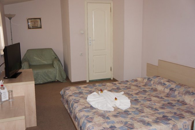 Budget room Hotel Amfora Varna — photo 3