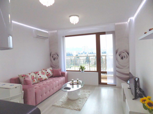 Cozy and stylish furnished apartment Silvi in Varna — photo 1