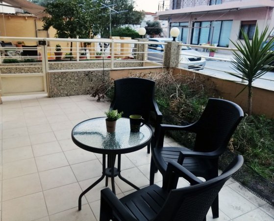 Stylish apartment in Nea Peramos with garden — photo 4