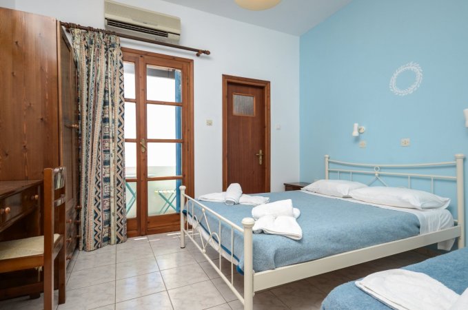 Economy triple room Naxos city center — φωτογραφία 1