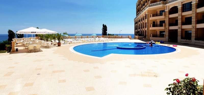 Cabacum Beach Residence Beachfront Escape w/ Pool — фото 4