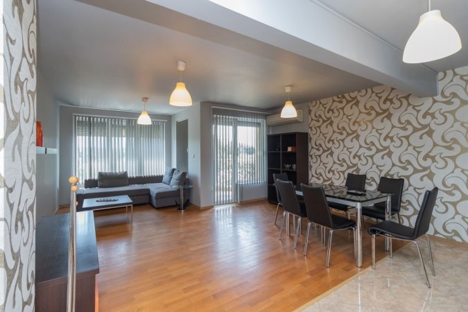 Nadia's Breeze - Spacious 1BR Apartment near the Beach — фото 1