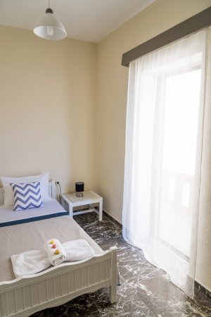 Sea side home — photo 6
