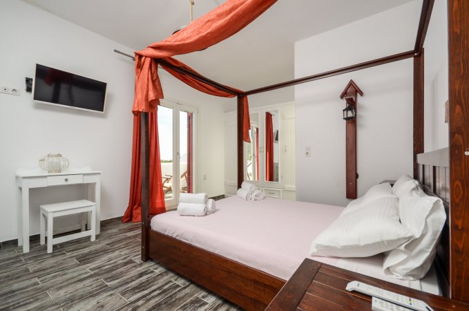 Naxos  elegant luxury villa with pool /jacuzzi and sea view — photo 6