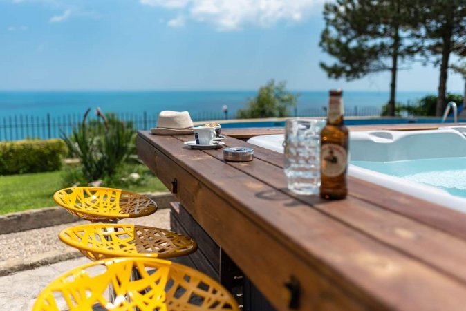 Lovely villa with а privat pool and jacuzzi ;fireplace;amazing sea view ,lovely garden,BBQ — photo 5