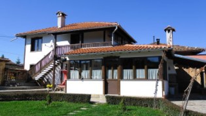 Karamiho house — photo 1