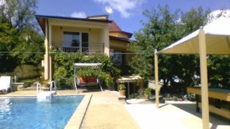 Villa with swimming pool near Reviera — photo 1