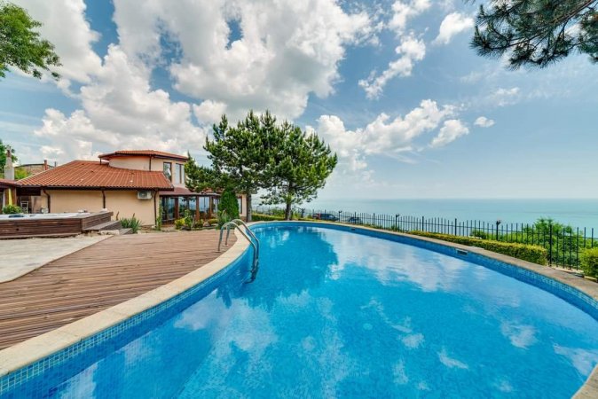 Lovely villa with а privat pool and jacuzzi ;fireplace;amazing sea view ,lovely garden,BBQ — photo 3