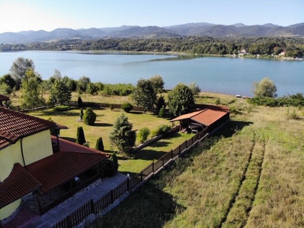 Vila on a Lake Lyastoviche Gnezdo near Troyan
