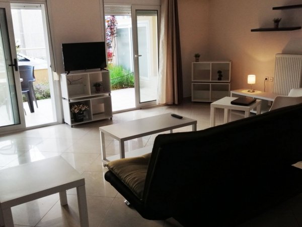 Stylish apartment in Nea Peramos with garden — photo 5