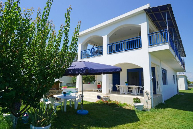 Dolphins House — photo 1