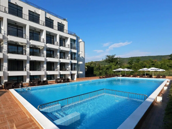 White Rock Castle Apartments - Pool & SPA — photo 2