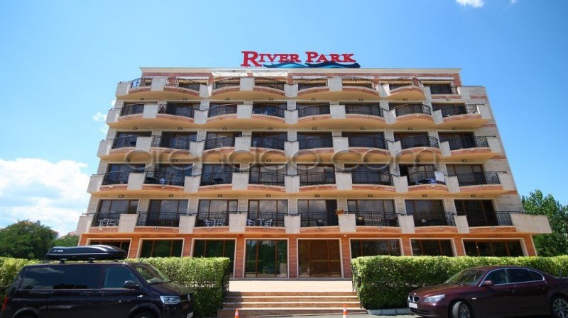 One bedroom apartment in River Park complex — photo 1
