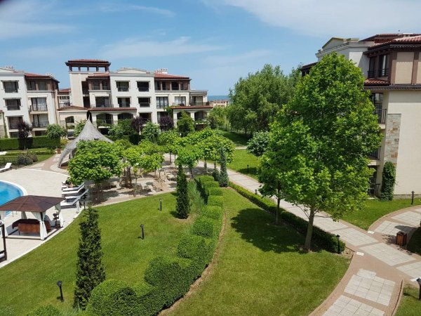 Private luxury apartment with swimming pool GreenLife Beach Resort, Sozopol — photo 2