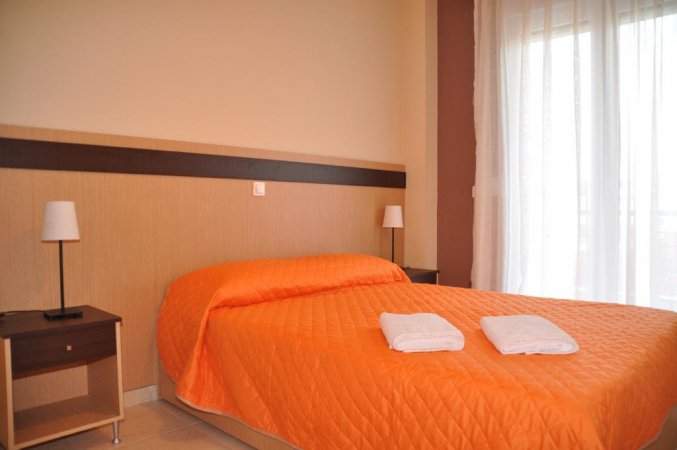 Family Two-Bedroom Apartment (4 Adults + 2 Children)