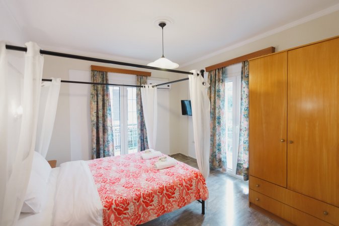 One bedroom apartment Mountain & partial Sea View — photo 4
