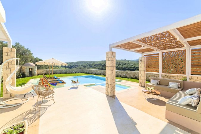 Blue Lake Villa Heated Pool — photo 5