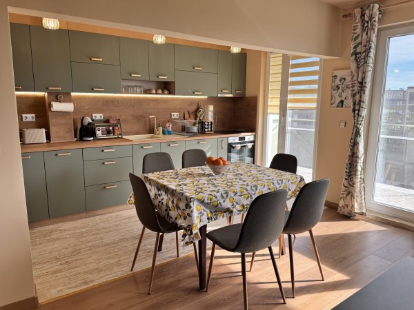 Spacious 3 Bedroom Apartment - Laveli