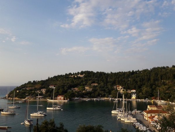 ΣΤΟΥΝΤΙΟ ΚΑΤΩ ΛΙΝΑ — photo 1