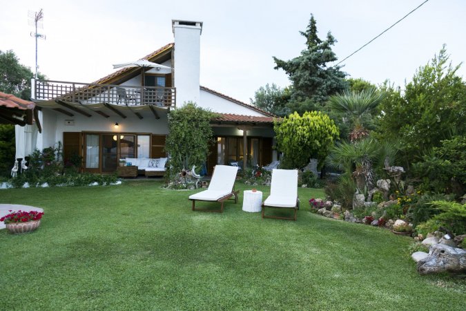 Artemis Villa Nea Plagia