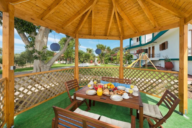 villa with private pool — photo 2
