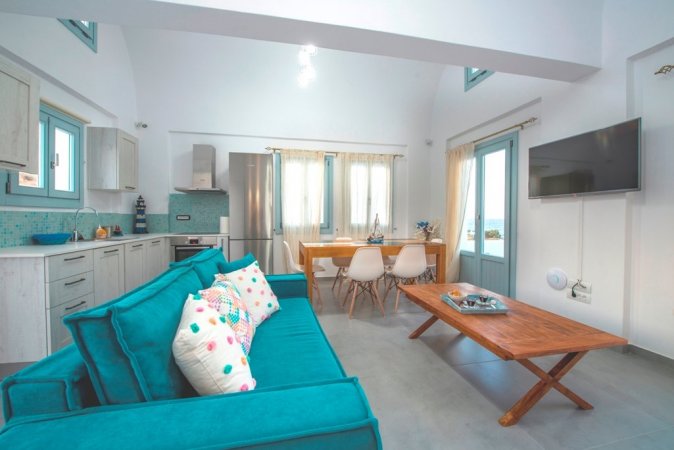 SANTORINI SEA FRONT PRIVATE VILLA WITH POOL ! — photo 5