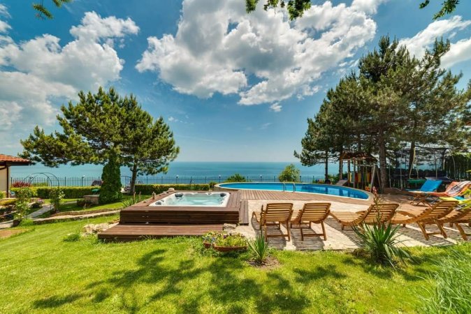 Lovely villa with а privat pool and jacuzzi ;fireplace;amazing sea view ,lovely garden,BBQ — photo 2